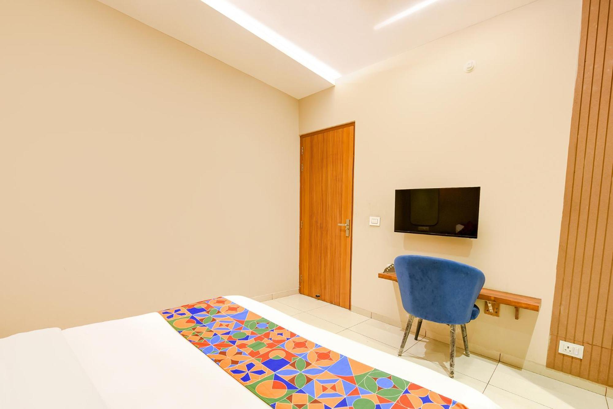 Fabhotel Dc Premium Zirakpur Экстерьер фото