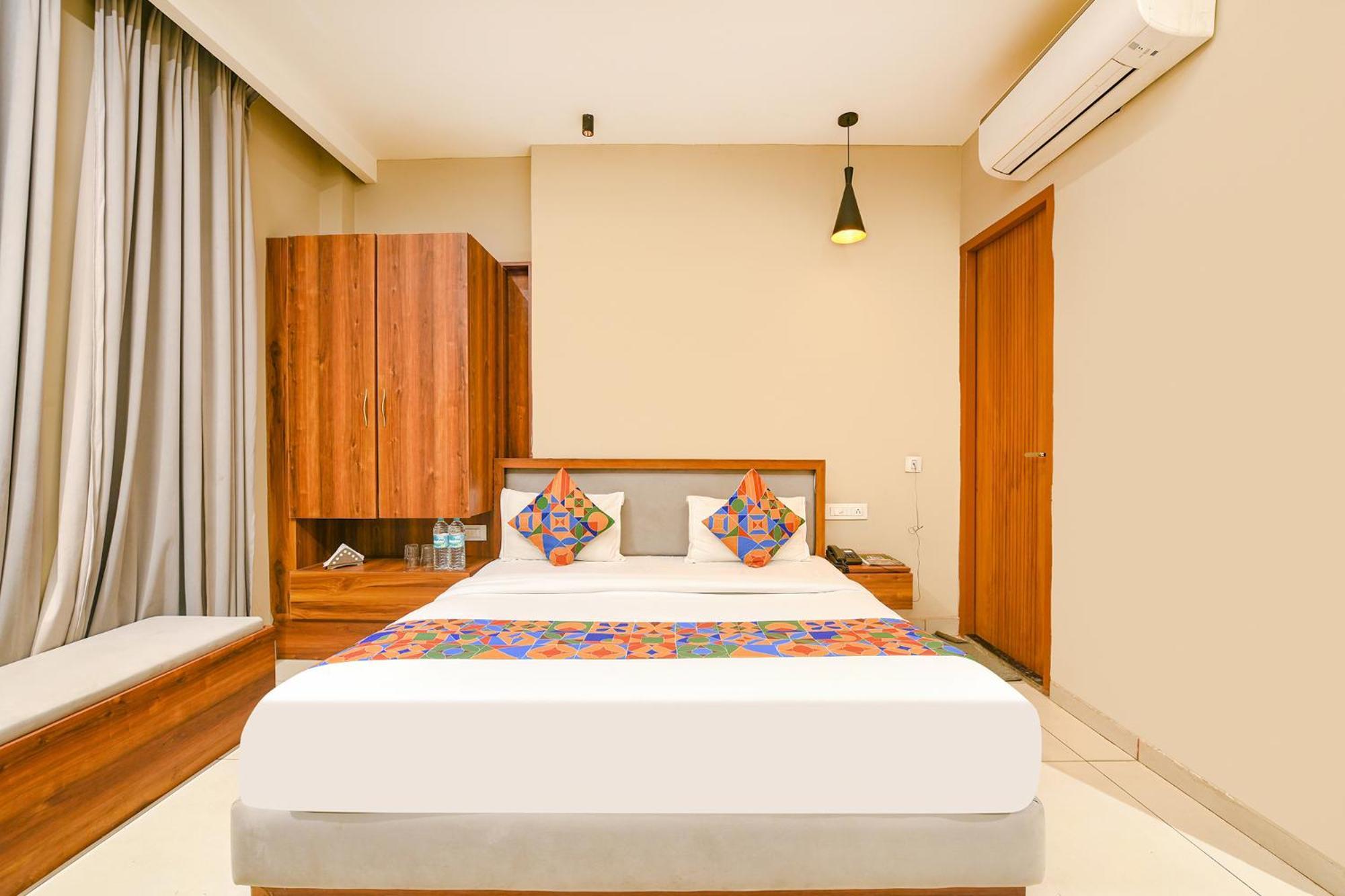 Fabhotel Dc Premium Zirakpur Экстерьер фото