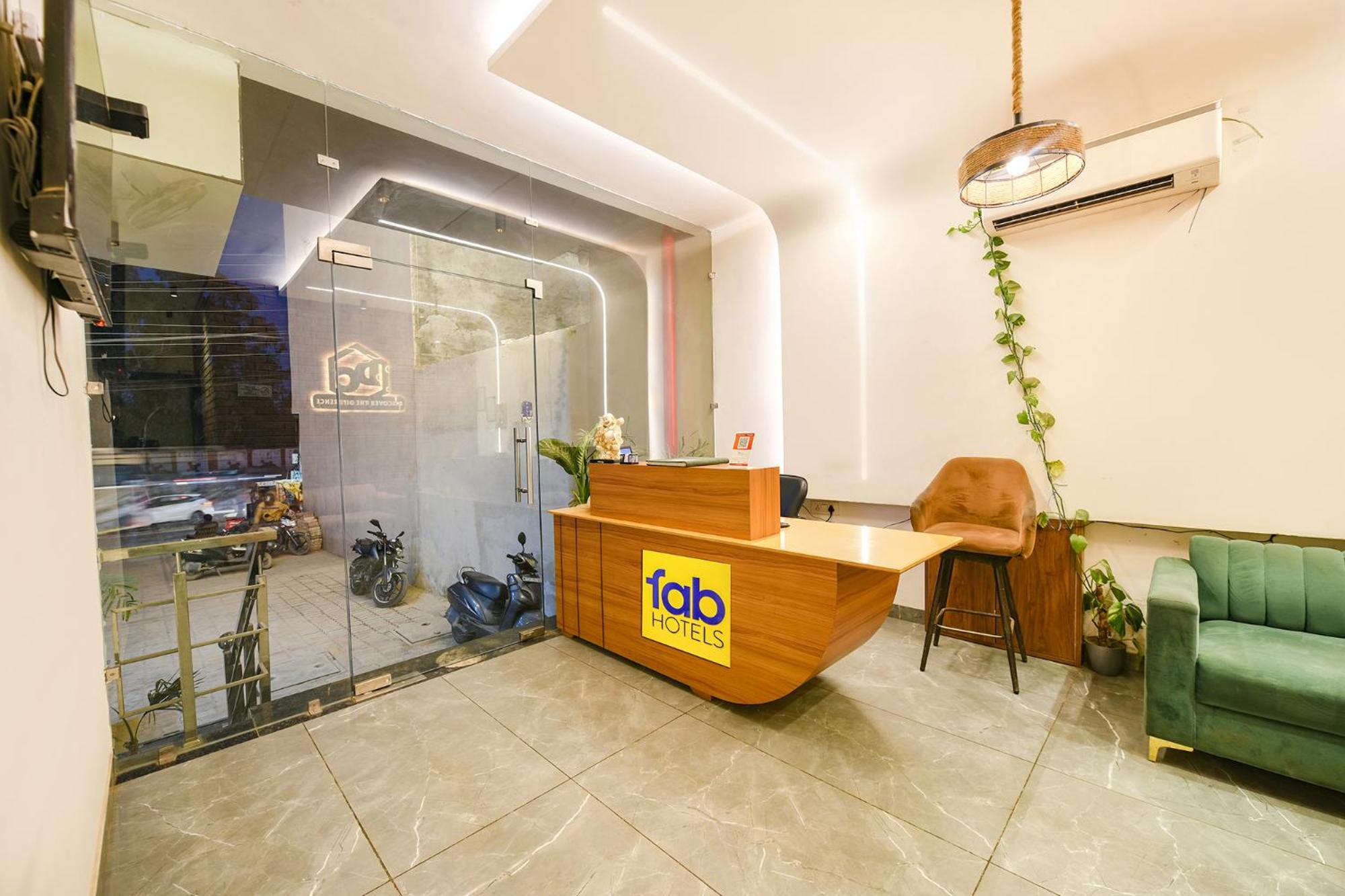 Fabhotel Dc Premium Zirakpur Экстерьер фото