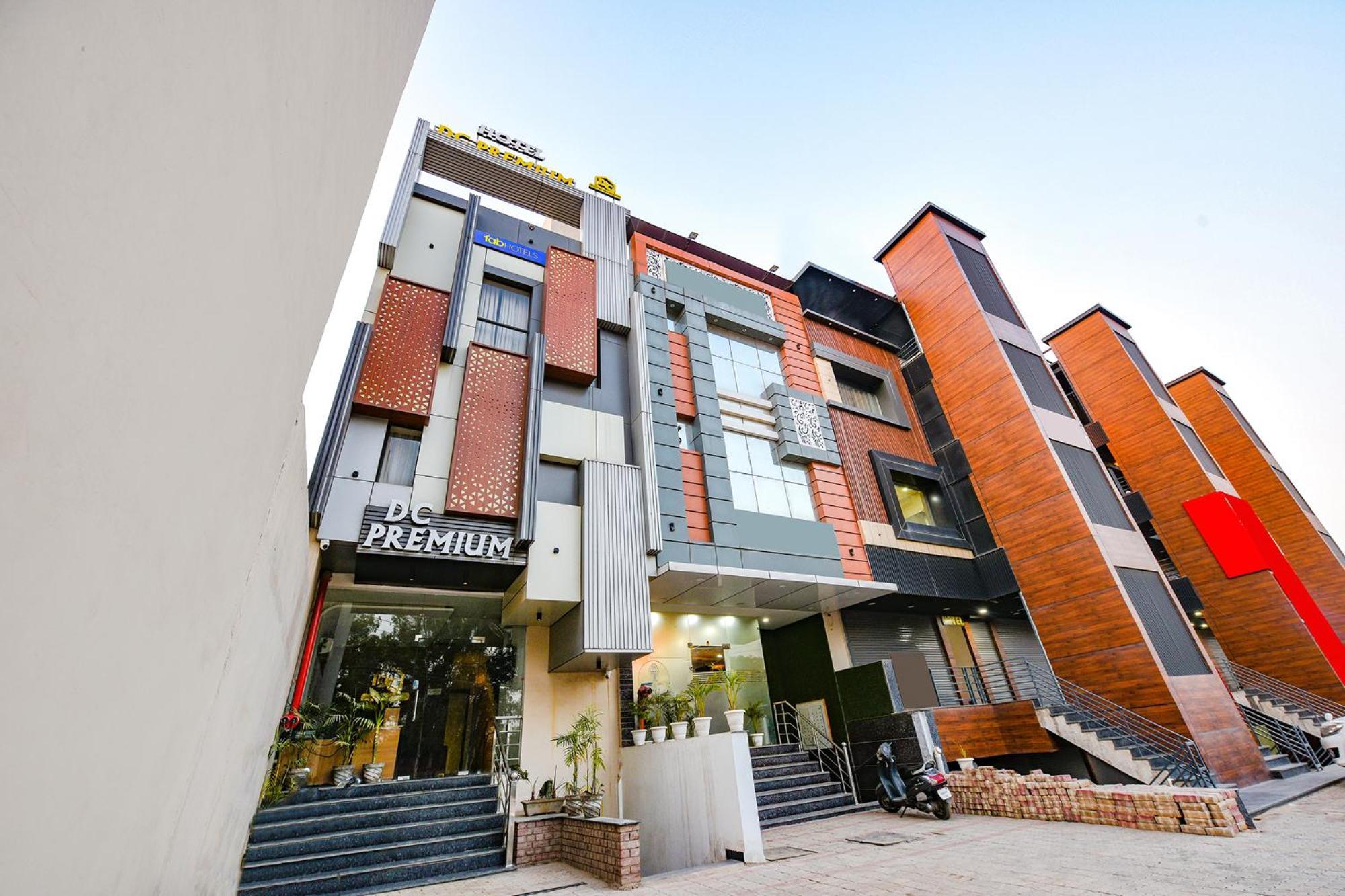 Fabhotel Dc Premium Zirakpur Экстерьер фото